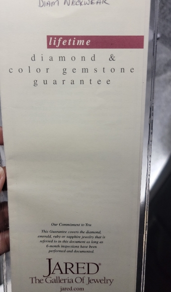 Diamond teardrop pendant and 2 sets of earrings - Picture 11 of 12